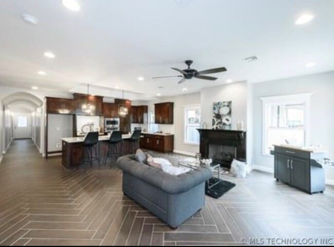 Photo - 1215 N Cheyenne Ave