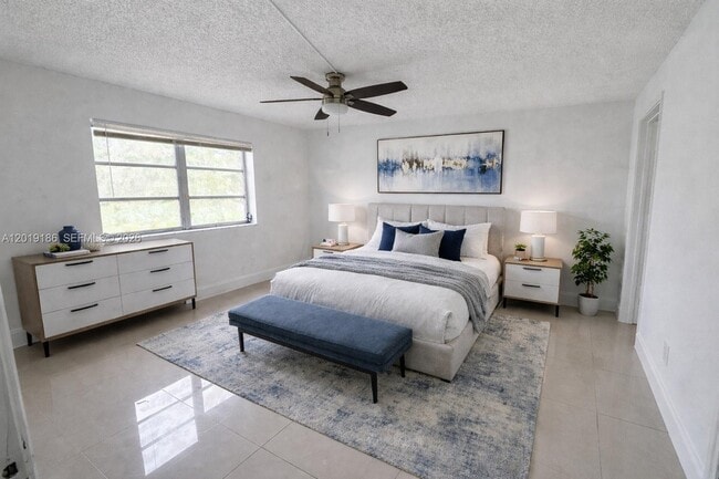 Photo - 8730 N Sherman Cir Unit 302
