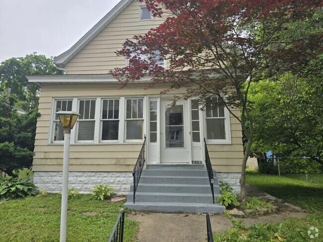 Building Photo - 210 W Republic St Rental