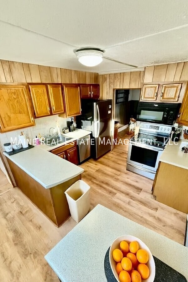 Building Photo - 405 Stillwater Ave Rental