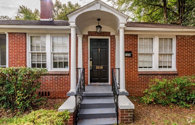 Building Photo - Beautiful brick cottage on Central Avenue ... Rental