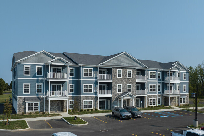 Eagle Ridge Commons - Eagle Ridge Commons Townhomes