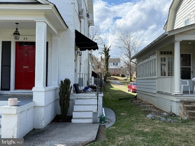 Photo - 21 S Stewart St