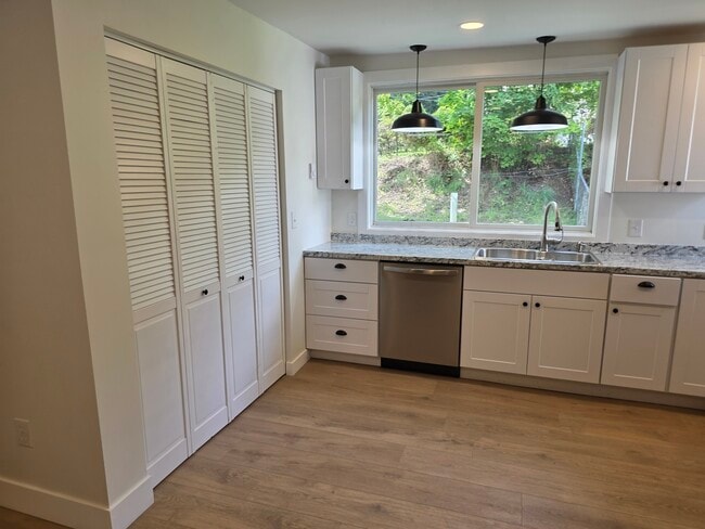 72 W Houston Ave Unit 1