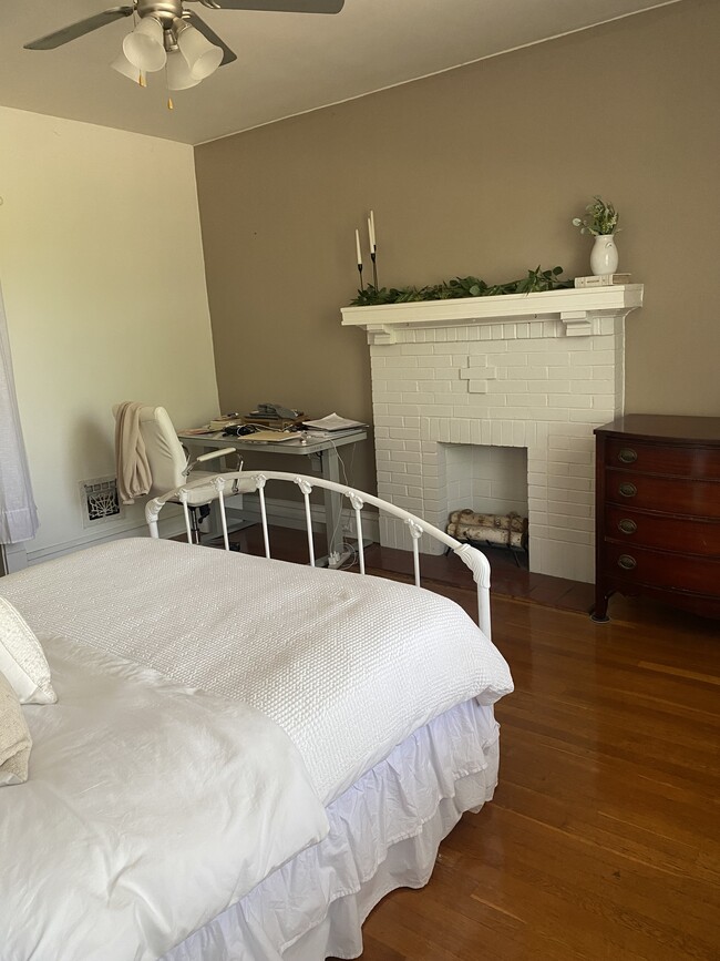 Photo - 6424 Oakland Ave Unit 6424a