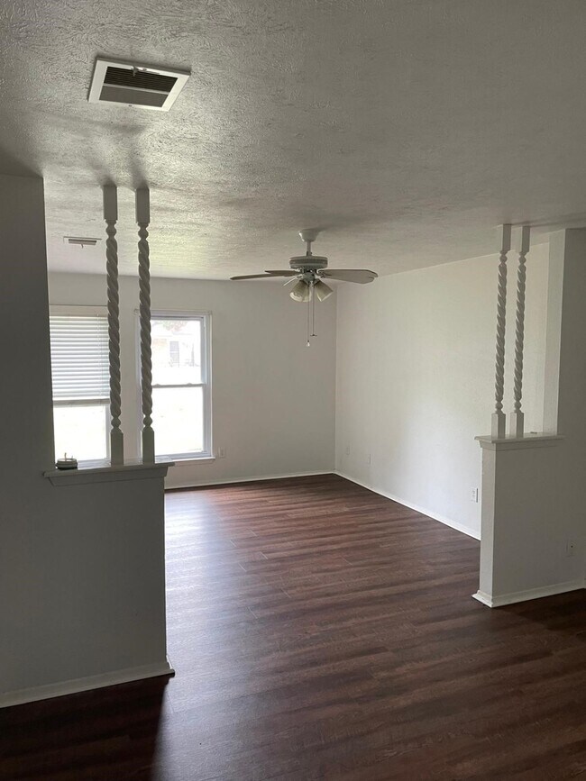 Photo - 22814 Elsinore Dr