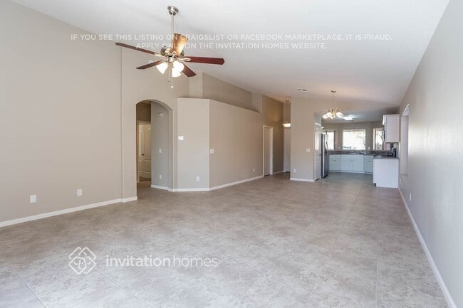 Photo - 883 E Lovegrass Dr