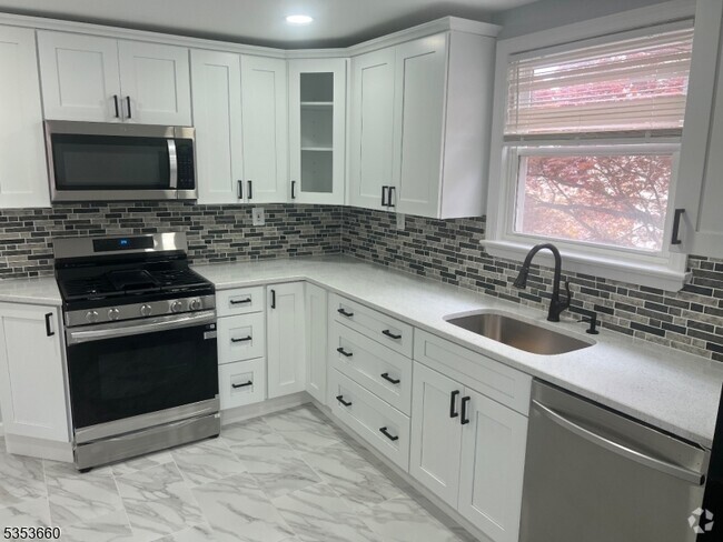 Building Photo - 85 E Passaic Ave Rental