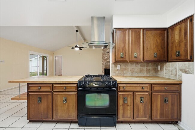 Photo - 18602 Lippizaner Dr