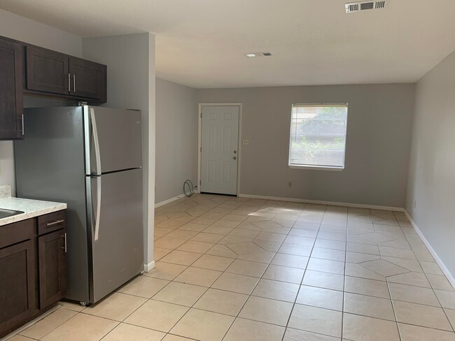 Photo - 935 Tanager Rd