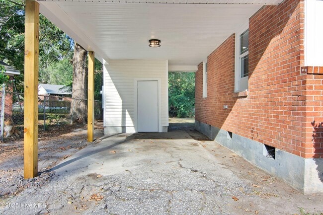 Photo - 103 Armstrong Dr