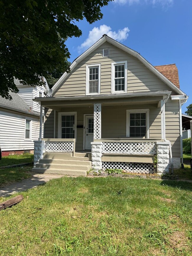 Building Photo - 3 bed /2 bath single family rental home fo...