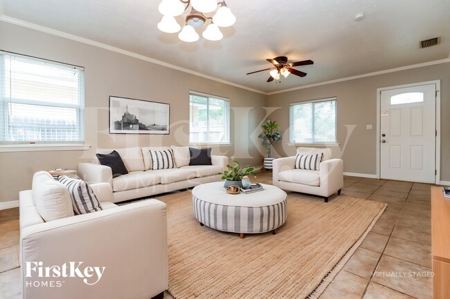 Photo - 3113 Union St N