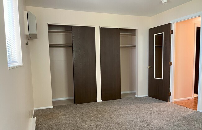 Bedroom - 5609 Happy Hollow Rd Unit 7