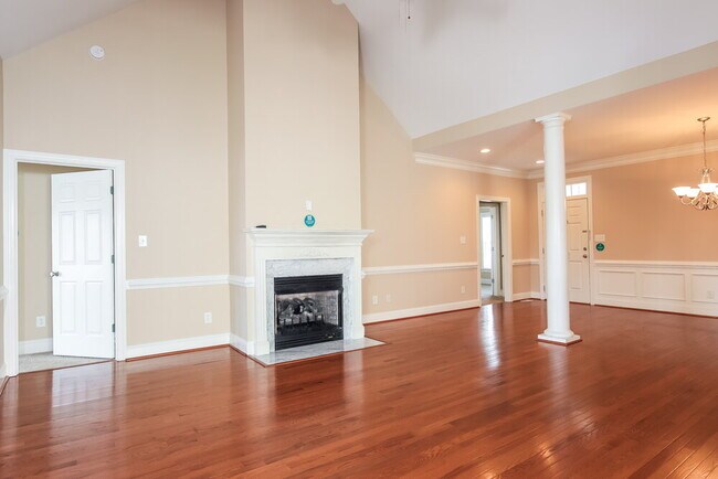 Photo - 2012 Watsonia Dr