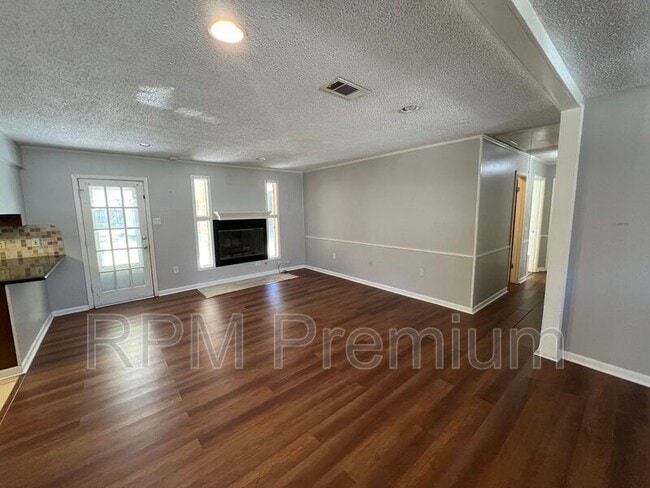 Photo - 9344 Tasmania Ave