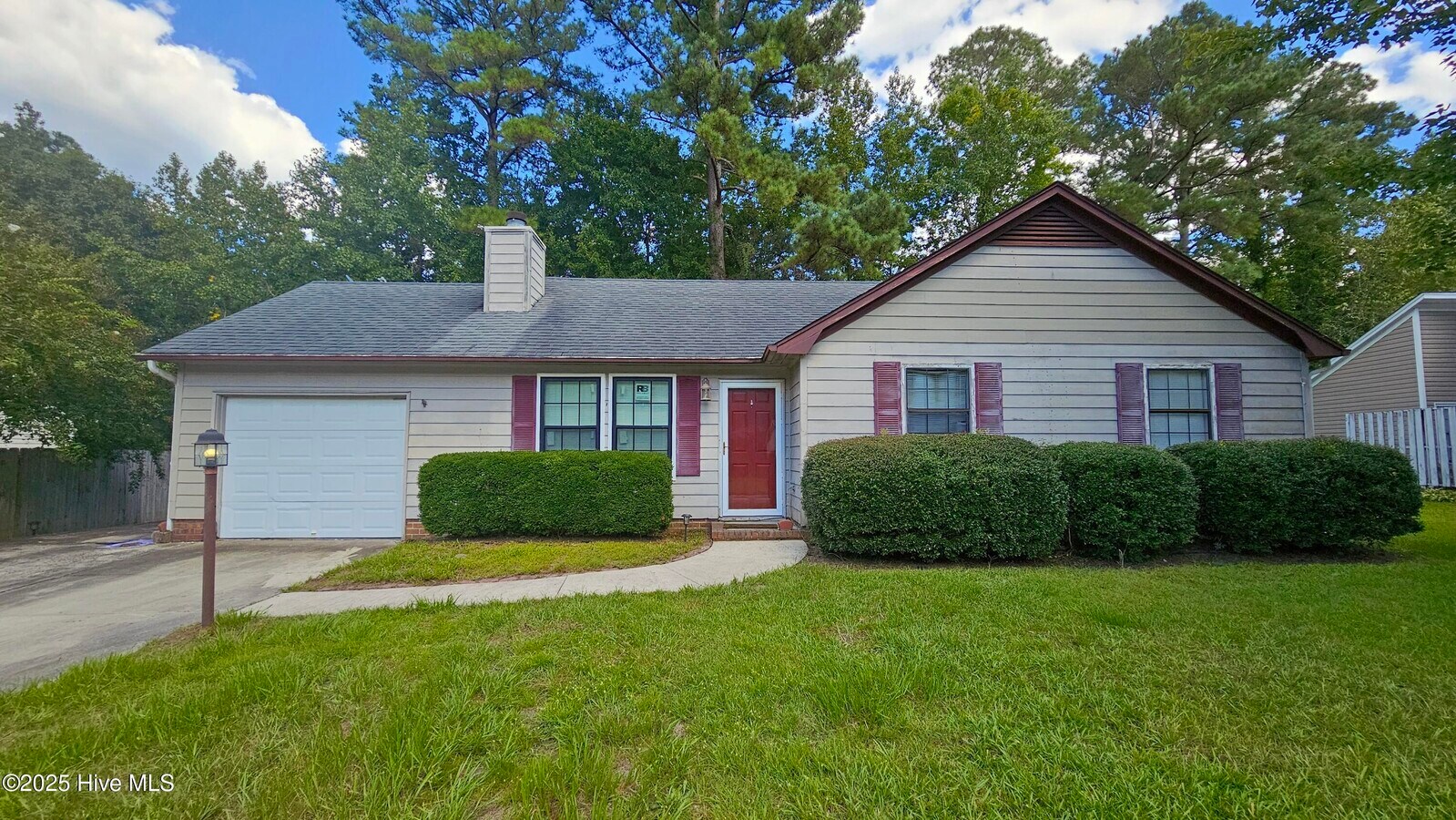 Photo - 107 Spring Dr House