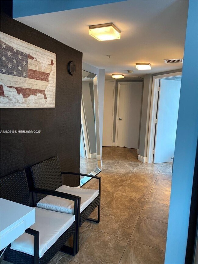 Photo - 41 SE 5th St Unidad 717