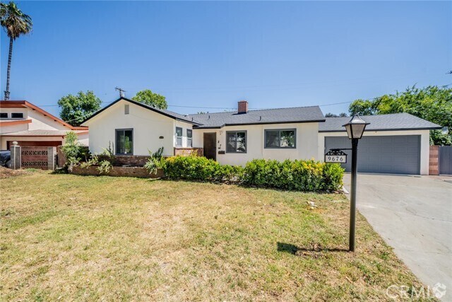 Building Photo - 9676 Bolton Ave Rental