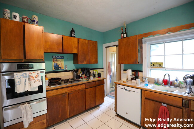 Photo - 132 Kilsyth Rd Unit 2