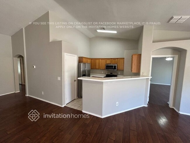 Photo - 908 W Roeser Rd