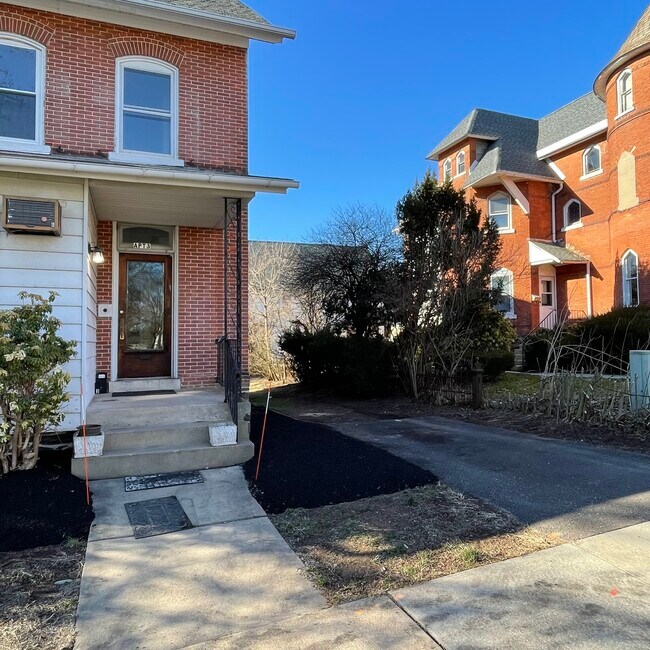 Photo - 120 S 6th St Unidad 3