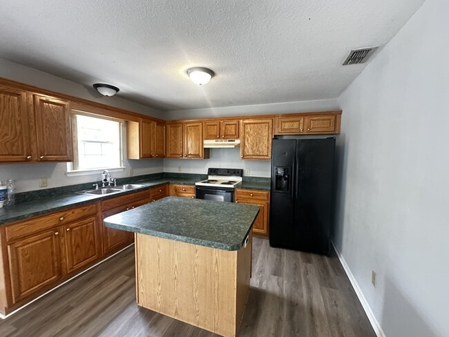 Photo - 75 Redwood Track Course