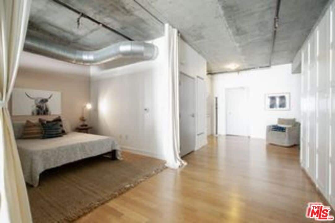 Photo - 645 W 9th St Unit 404