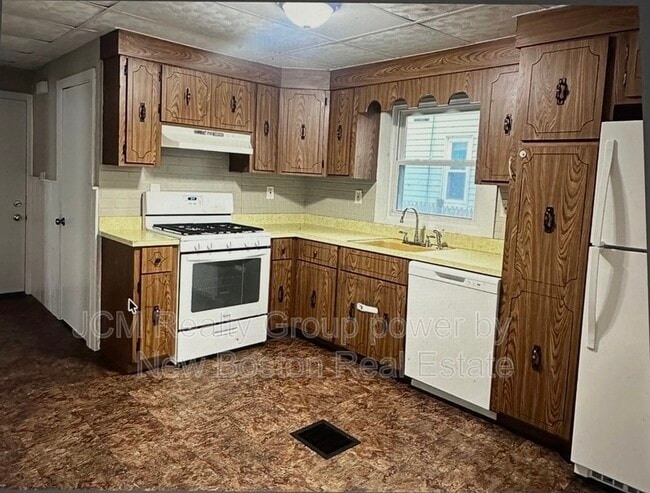 Building Photo - 234 Clark Ave Unit U-3