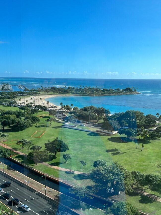 Photo - Luxury Unfurnished 2BR/2BA at Nauru Tower ... Unidad 1905