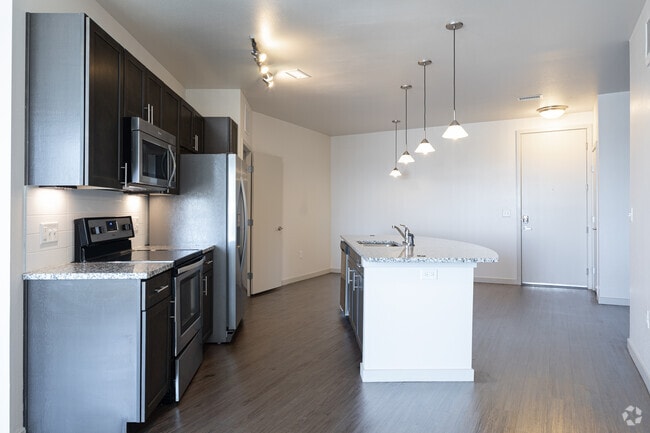 2BR, 2BA - 1,313SF