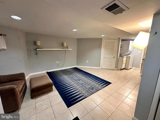 Building Photo - 60 Q St NW