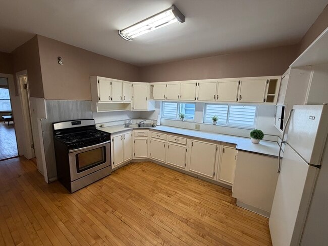 Photo - 5252 N Ludlam Ave Unit 2