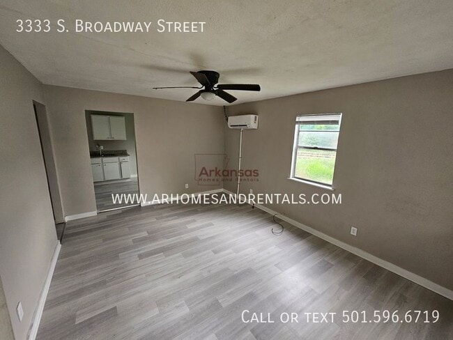 Photo - 3333 Broadway St