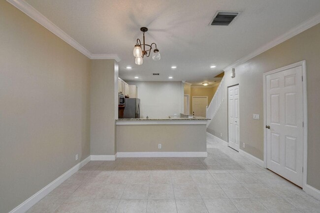 9113 Tremezzo Ln