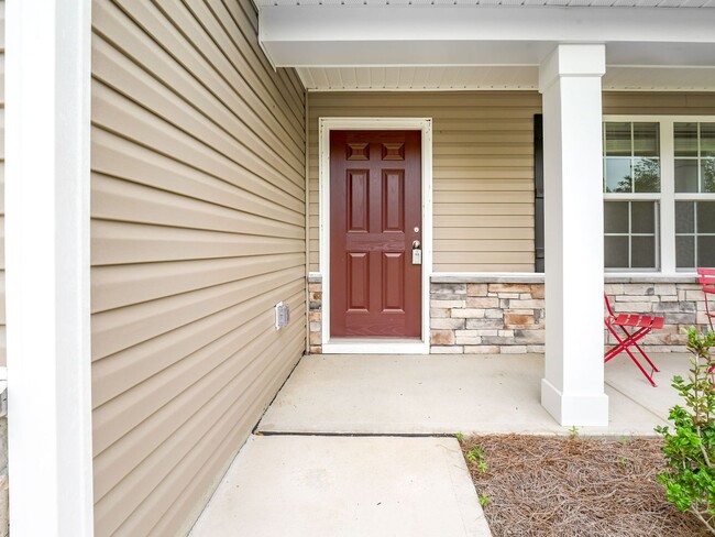 Photo - 551 Poppleton Dr
