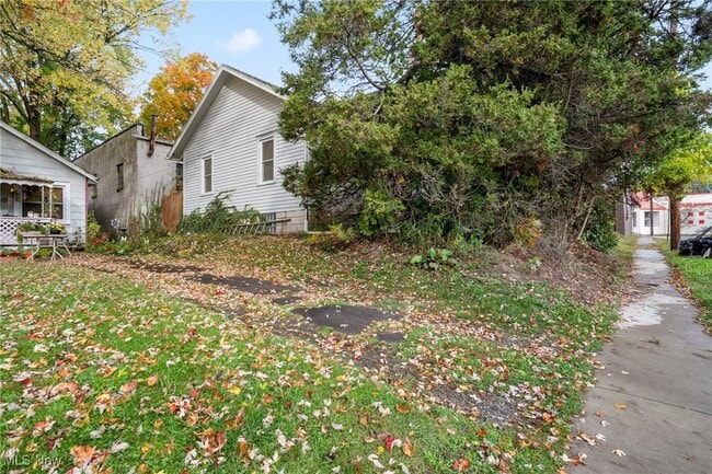 Photo - 12 Bouquet Ave