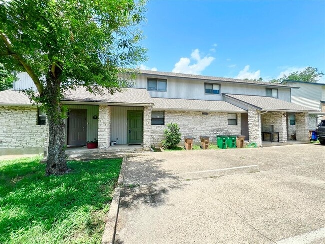Photo - 3601 N Hills Dr Townhome