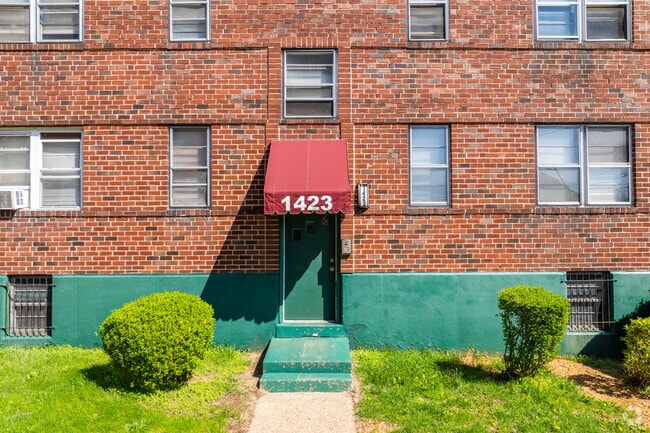 Photo - Renaissance Gardens