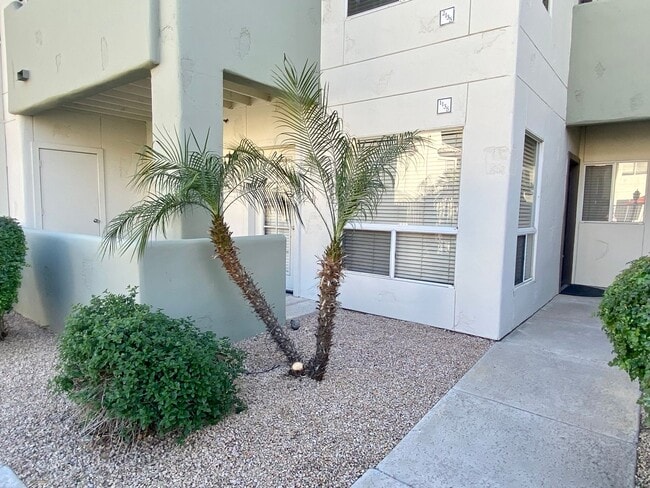 Building Photo - Ground Floor 1 Bedroom 1 Bathroom in Lakes... Unit 1135
