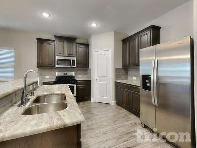 Photo - 7712 Cottonwood Dr