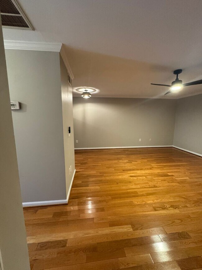 Photo - 1232 Camelot Ct