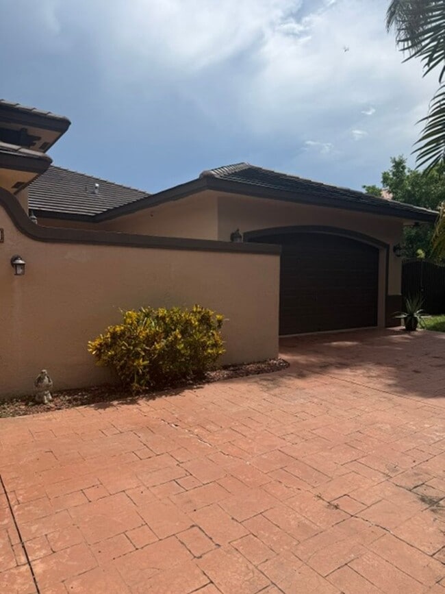 Photo - 8310 NW 162nd St