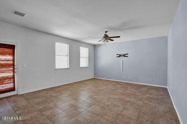 Photo - 14517 Jesus Almeida