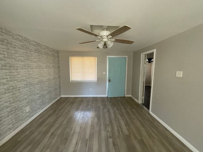 Photo - 1824 Lariet Ln