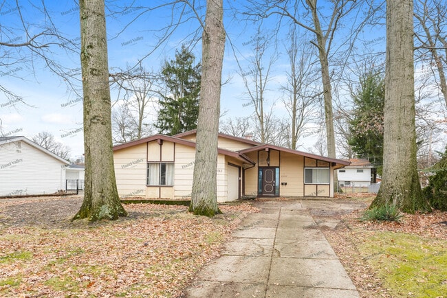 Building Photo - 23983 Delmere Dr