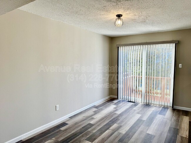 Photo - 879 Delray Dr