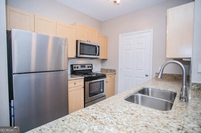 Building Photo - 26000 Mill Creek Ave Unit 12302 Rental