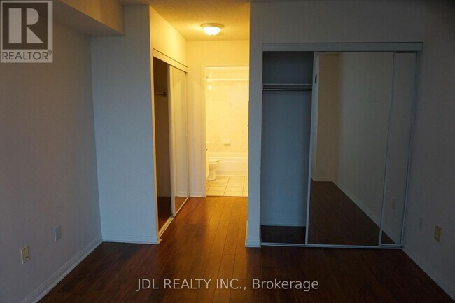 Photo - 23 Lorraine Dr Unit 907