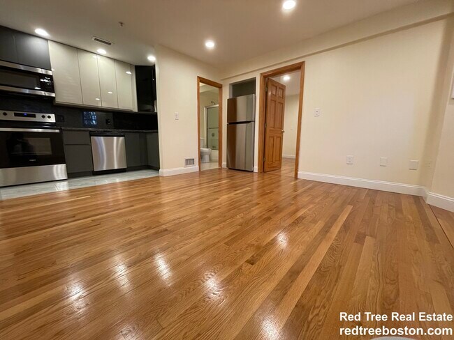 Photo - 1803 Beacon St